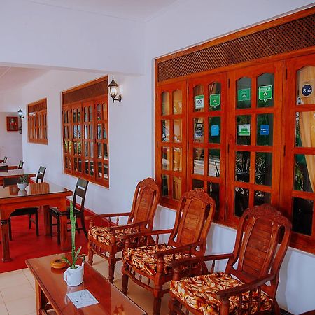 Freedom Guest Inn Ella Bagian luar foto